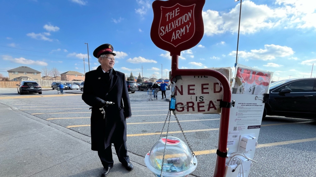 Salvation Army Volunteer 1 6684600 1702422588068